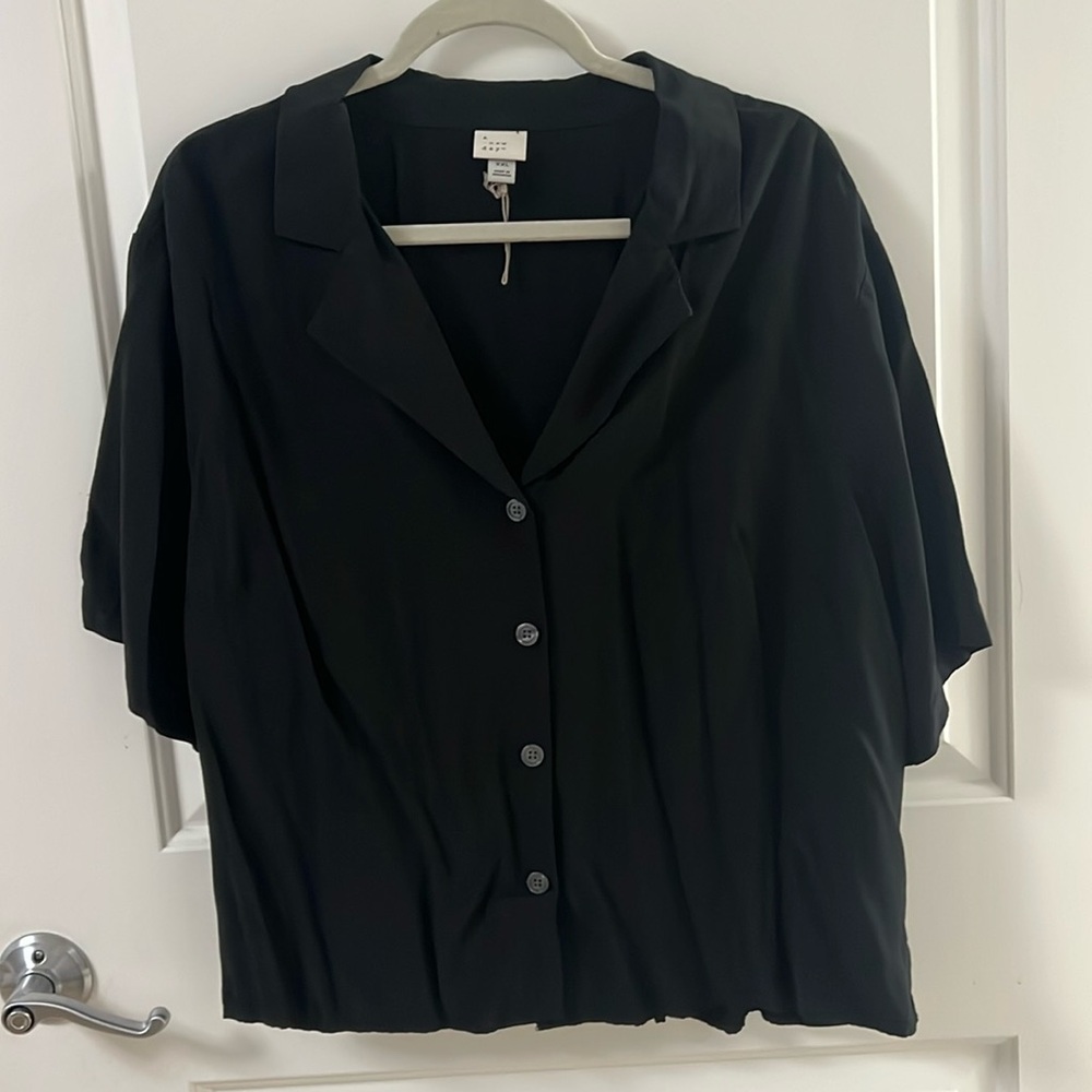 NWOT A new day top